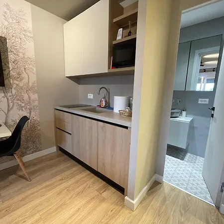 Piazza Center Chic App - Enjoy Travel Tirana