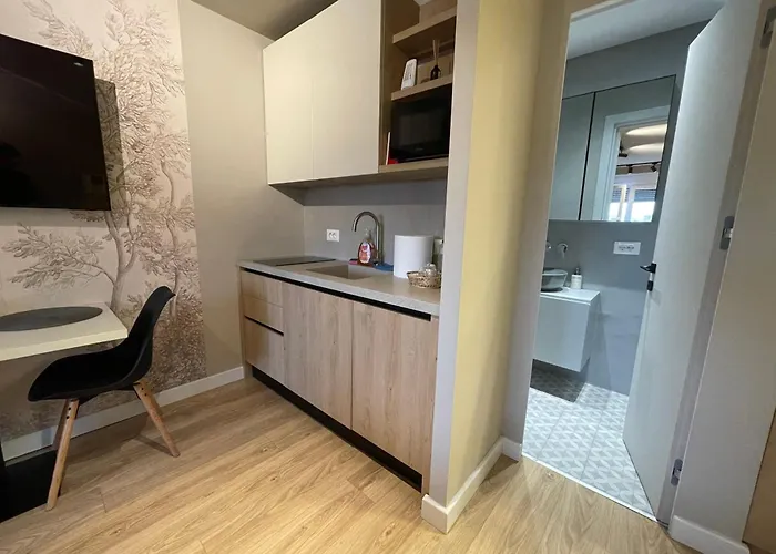 Piazza Center Chic App - Enjoy Travel Tirana