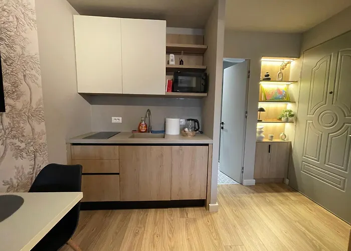 Piazza Center Chic App - Enjoy Travel * Tirana